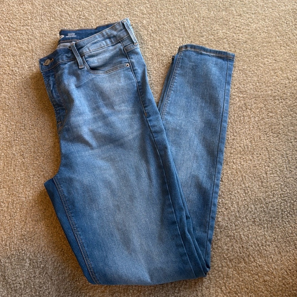 Light Wash Old Navy High-Rise Super Skinny Jeans Size 12 Tall
